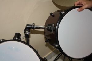 The High Tom mounted on the bass drum. 